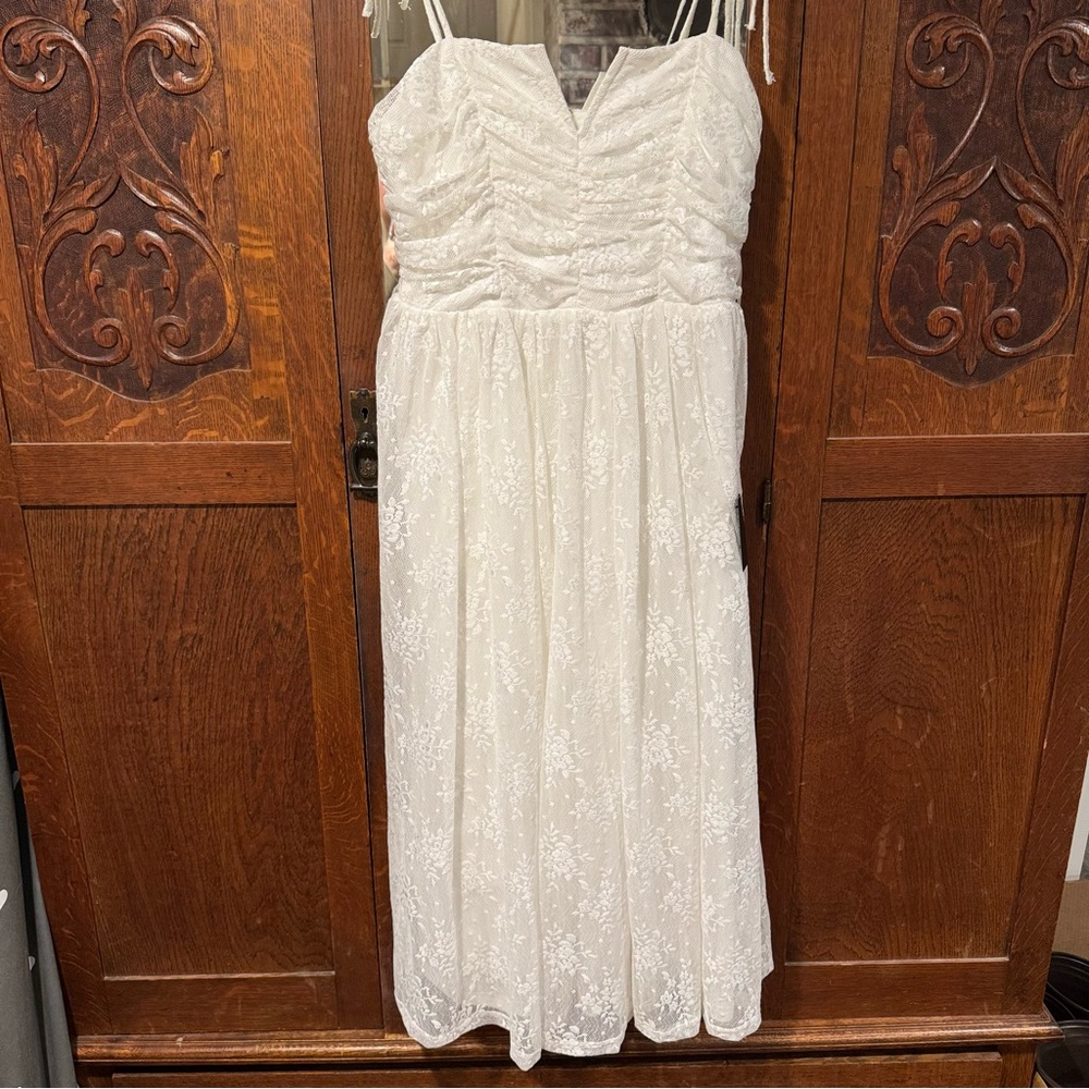 Elegant White Lace Dress